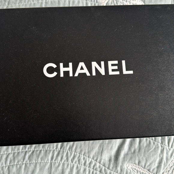 💯% Authentic Chanel espadrilles - Picture 6 of 6